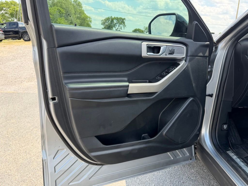 Used 2020 Ford Explorer Limited RWD image 13