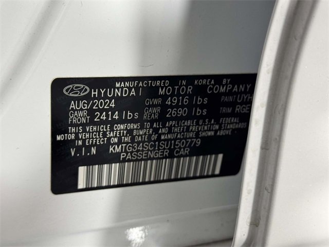 Used 2025 Genesis G70 2.5T w/ Sport Prestige Package image 16