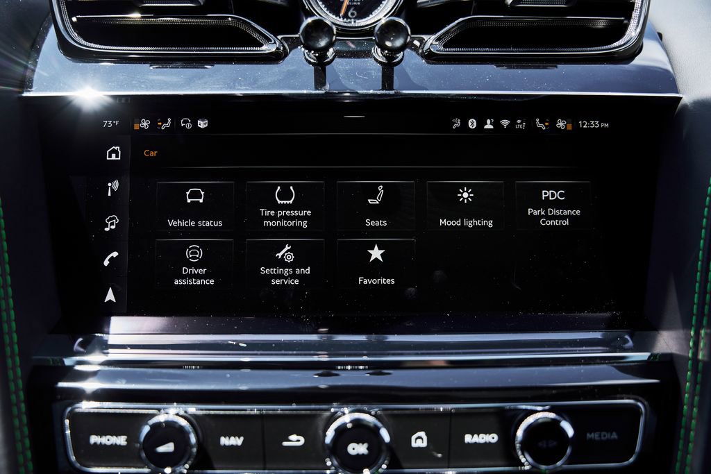 Used 2025 Bentley Bentayga AWD/4WD image 82