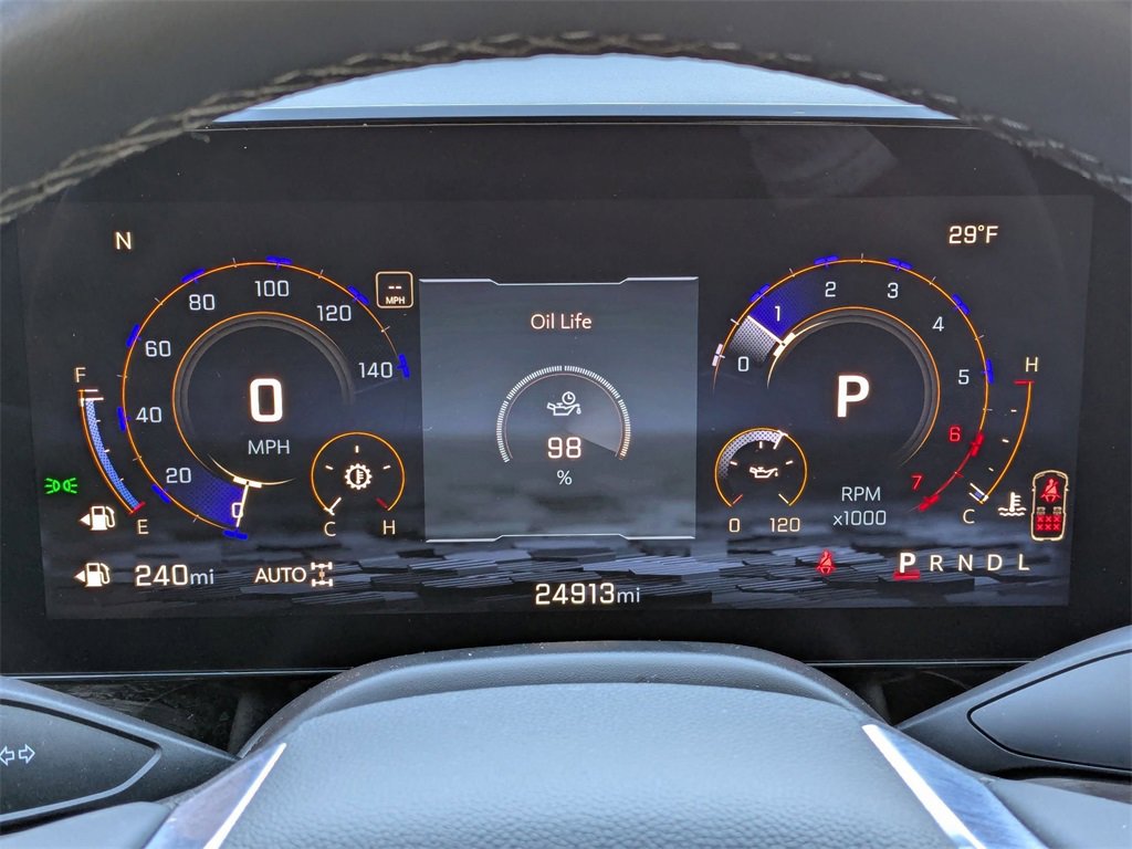 Used 2025 Chevrolet Suburban Z71 image 21