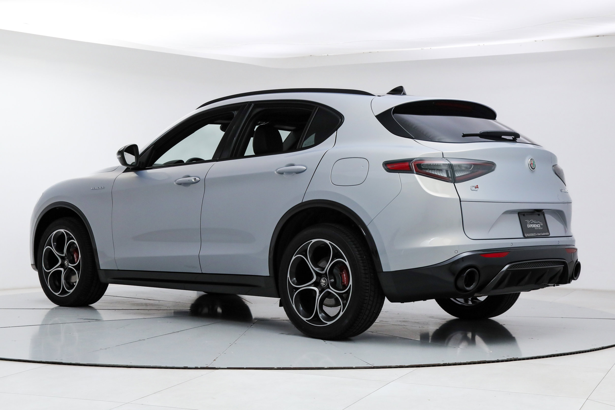New 2026 Alfa Romeo Stelvio Sprint w/ Convenience Package AWD/4WD image 3