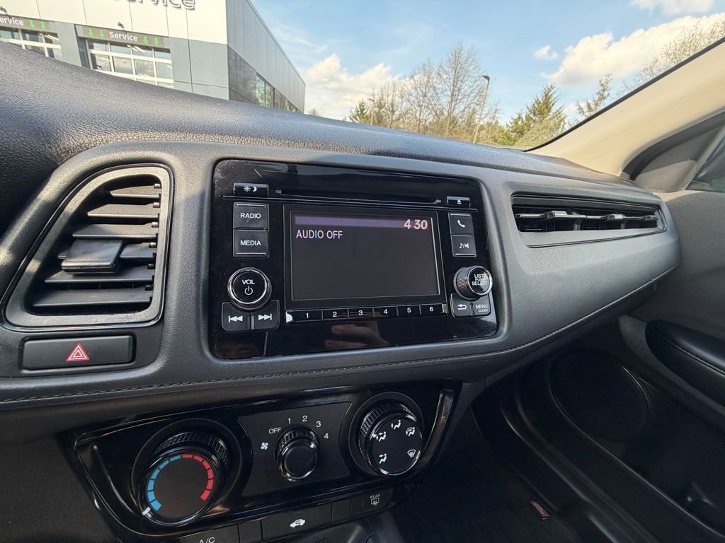 Used 2019 Honda HR-V LX image 9