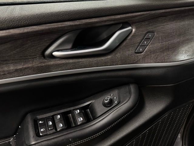 Used 2023 Jeep Grand Cherokee L Limited image 14