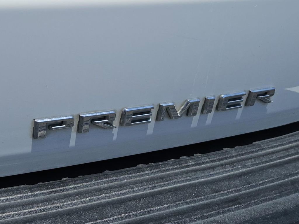 Used 2023 Chevrolet Suburban Premier AWD/4WD image 8