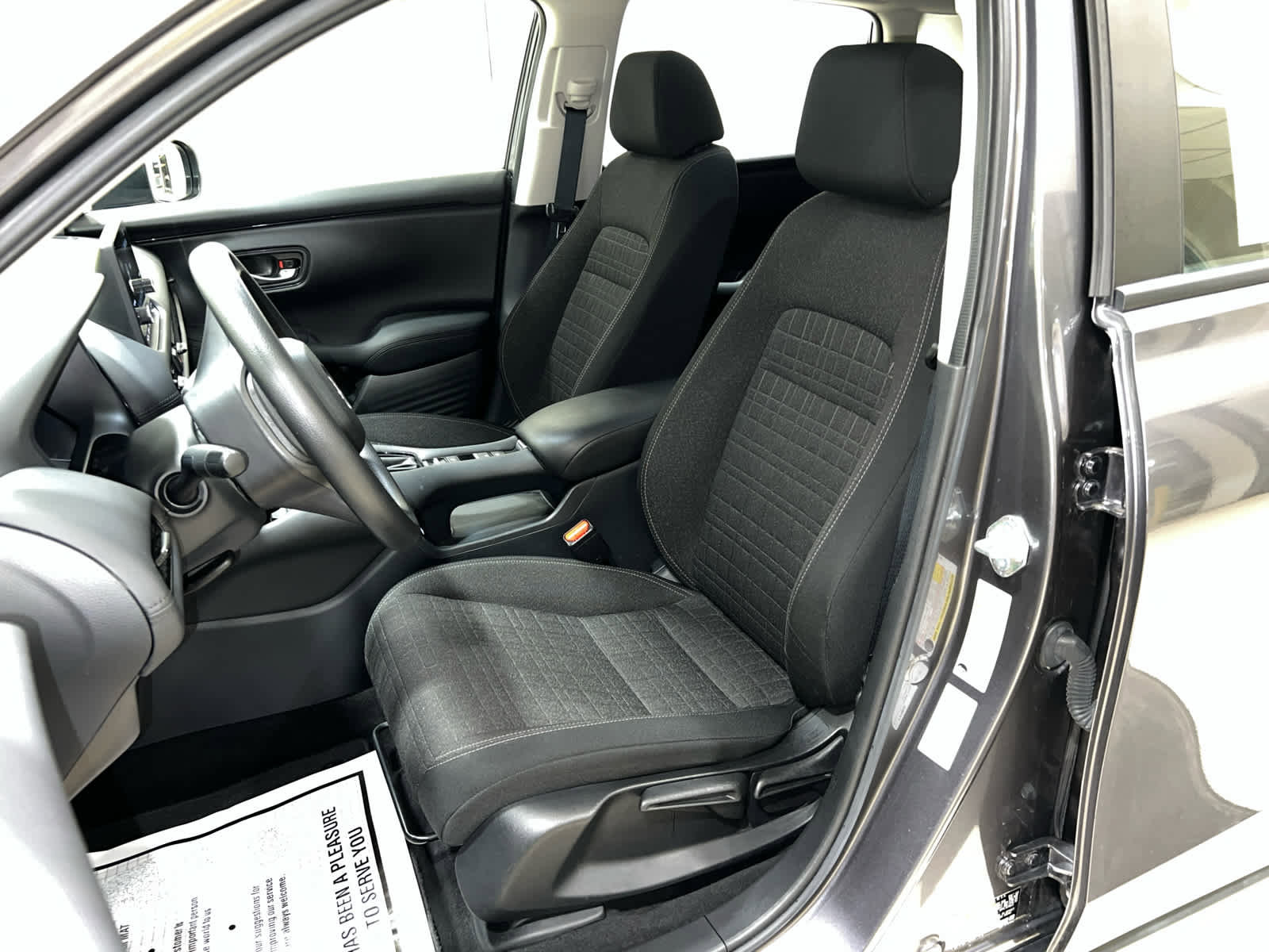 Used 2023 Honda HR-V LX image 18