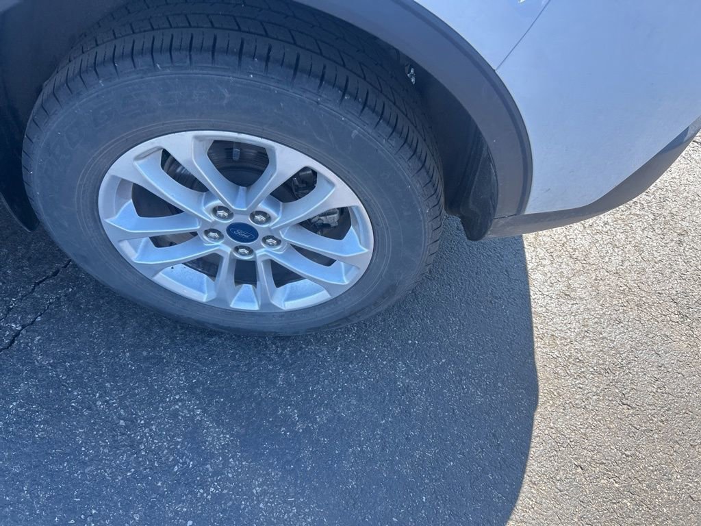 Used 2020 Ford Escape SE image 32