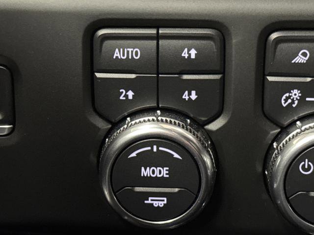 Used 2025 GMC Sierra 2500 Denali w/ Technology Package AWD/4WD image 25