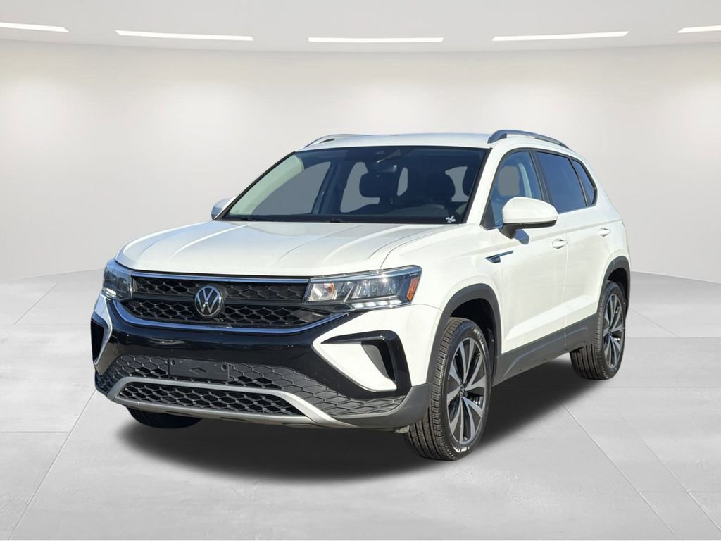 Used 2023 Volkswagen Taos SE image 1