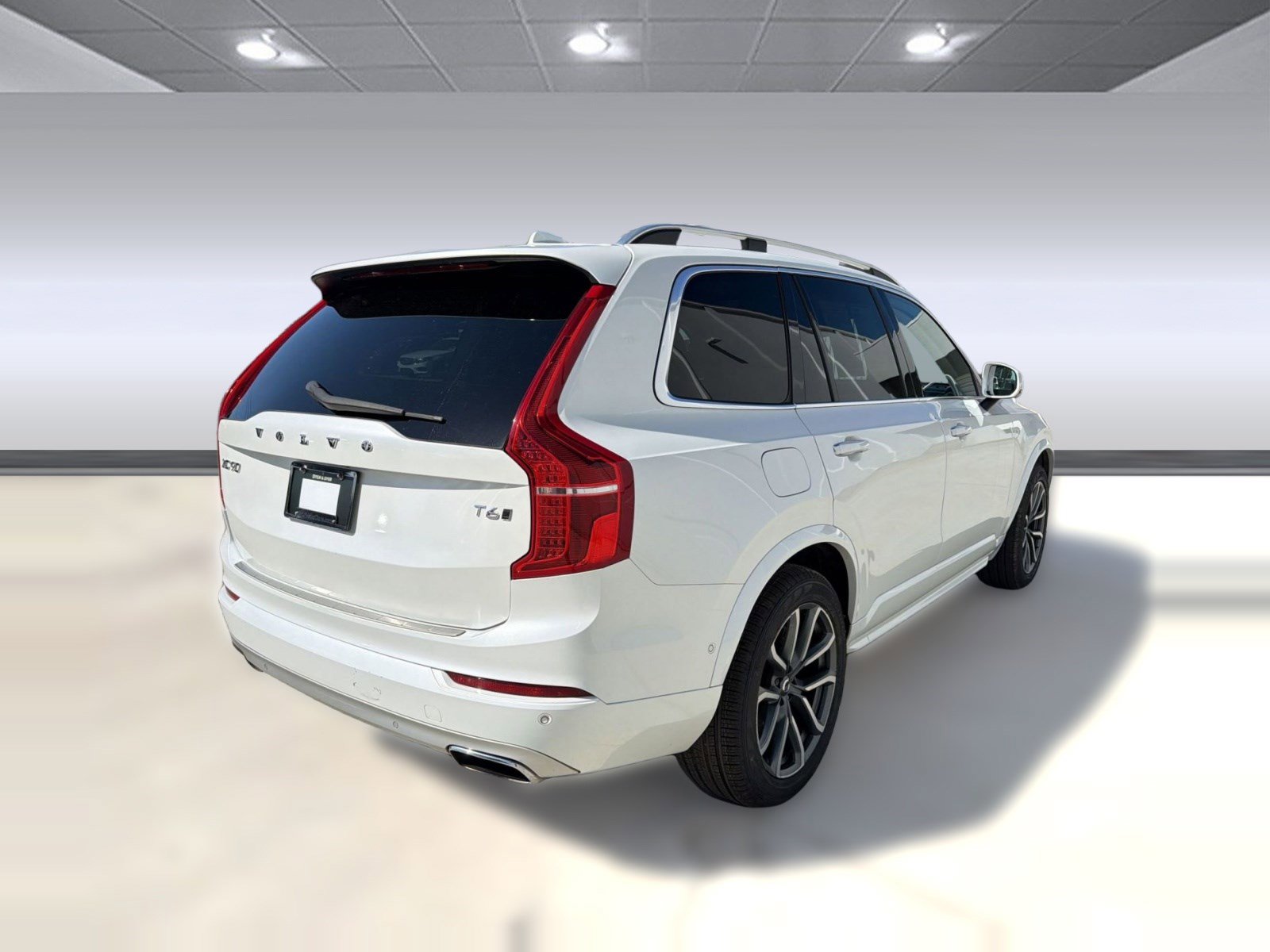 Used 2017 Volvo XC90 T6 Momentum w/ Vision Package image 9