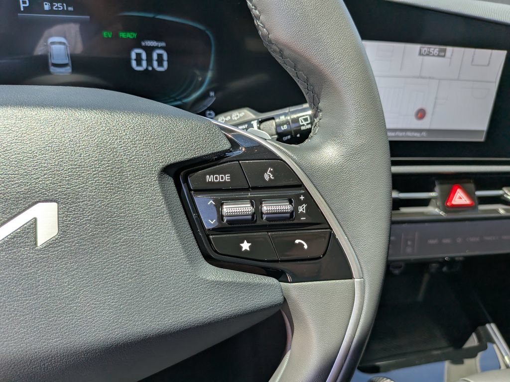 Certified 2025 Kia Niro EX Touring FWD image 30