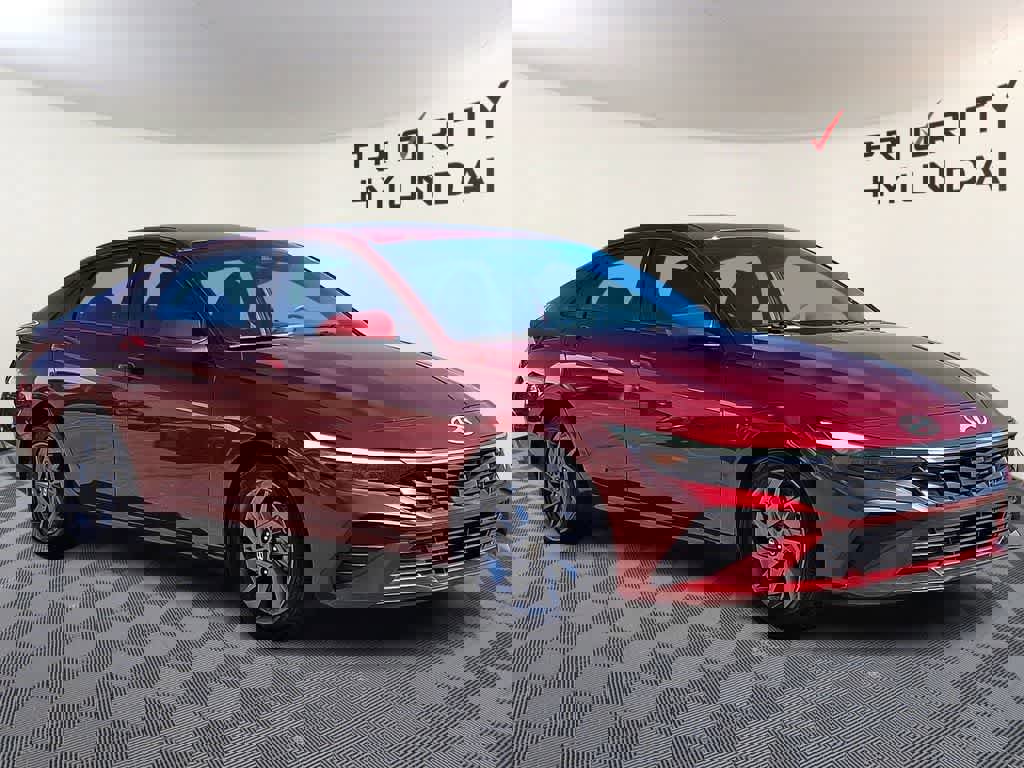 Used 2024 Hyundai Elantra SEL image 3