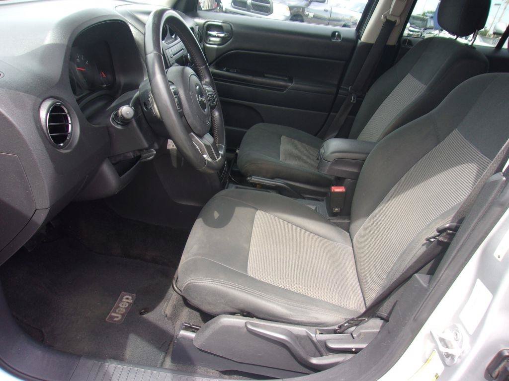 Used 2012 Jeep Patriot Latitude FWD image 7