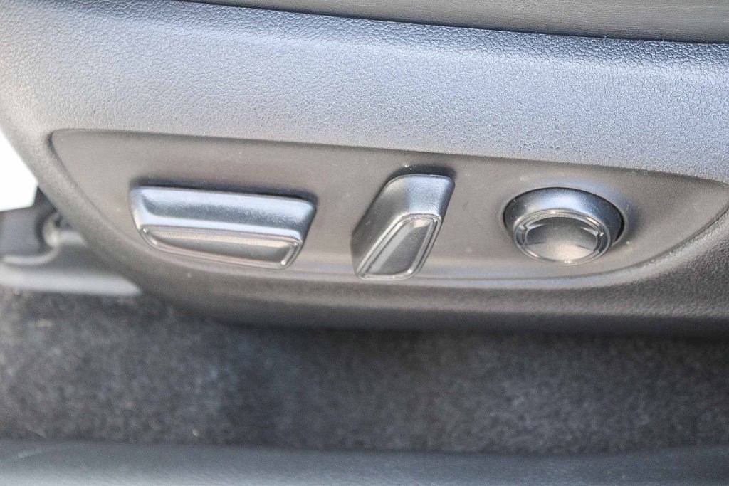 Used 2023 Toyota RAV4 XLE Premium image 21