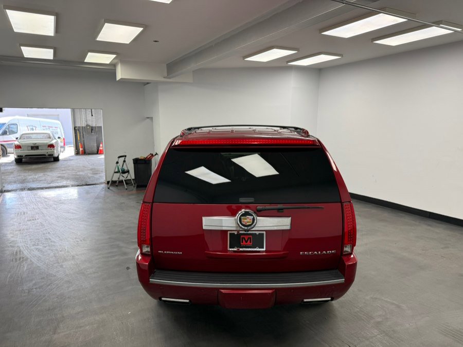 Used 2013 Cadillac Escalade Platinum AWD/4WD image 8