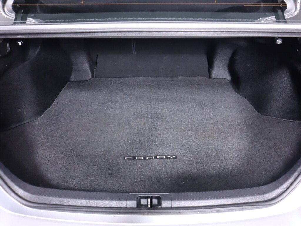 Used 2018 Toyota Camry SE w/ Audio Package FWD image 35
