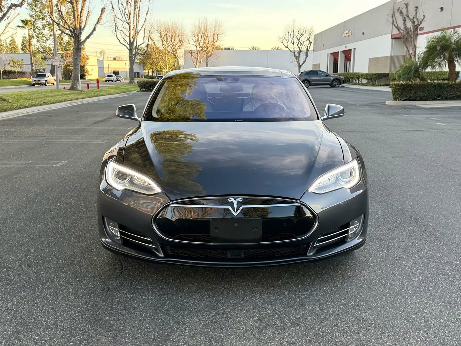 Used 2015 Tesla Model S 85 image 9