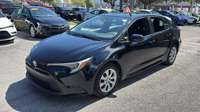 Used 2024 Toyota Corolla LE FWD image 3