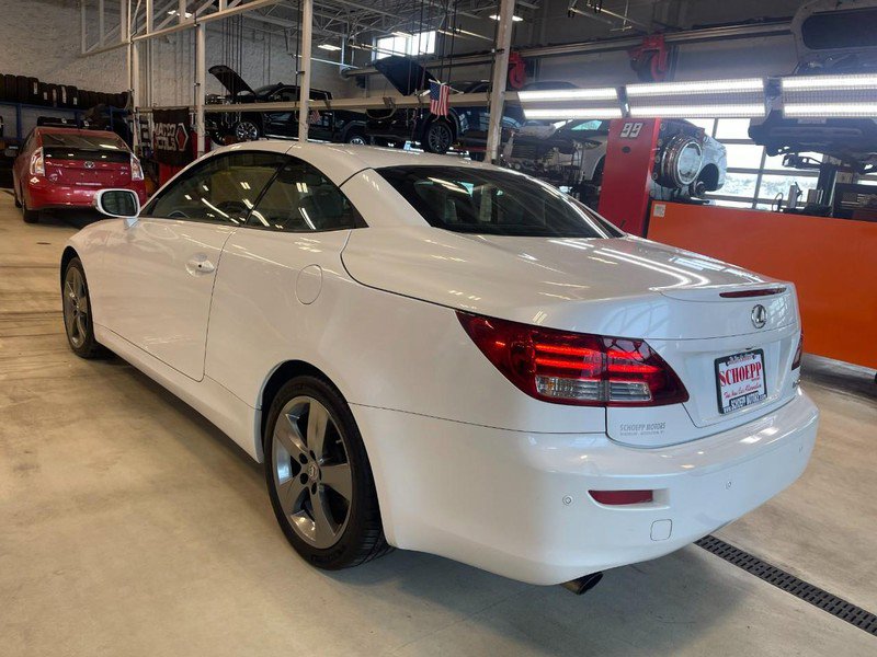 Used 2011 Lexus IS 250C w/ Luxury Pkg image 2
