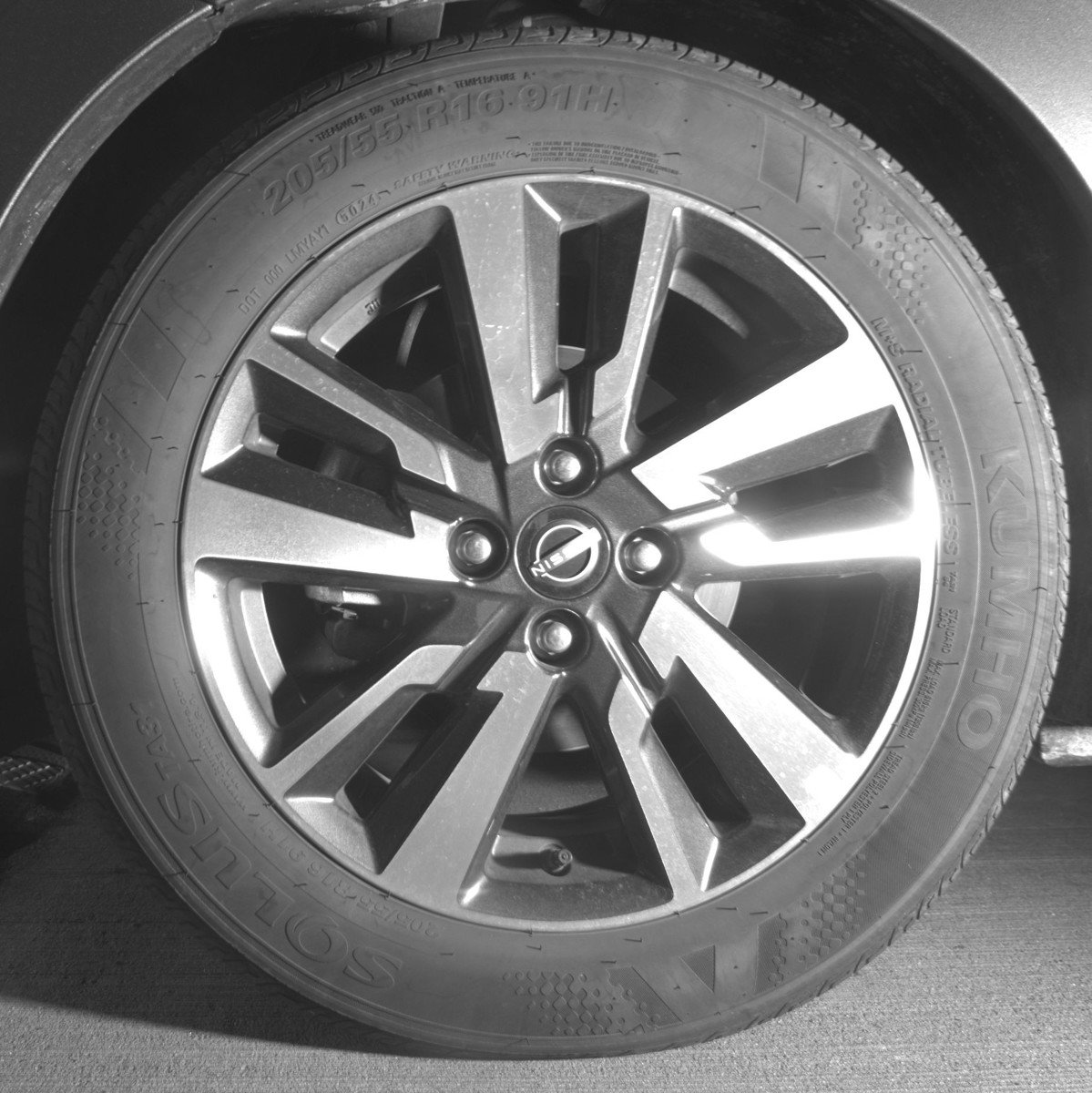 Used 2025 Nissan Versa SV image 12