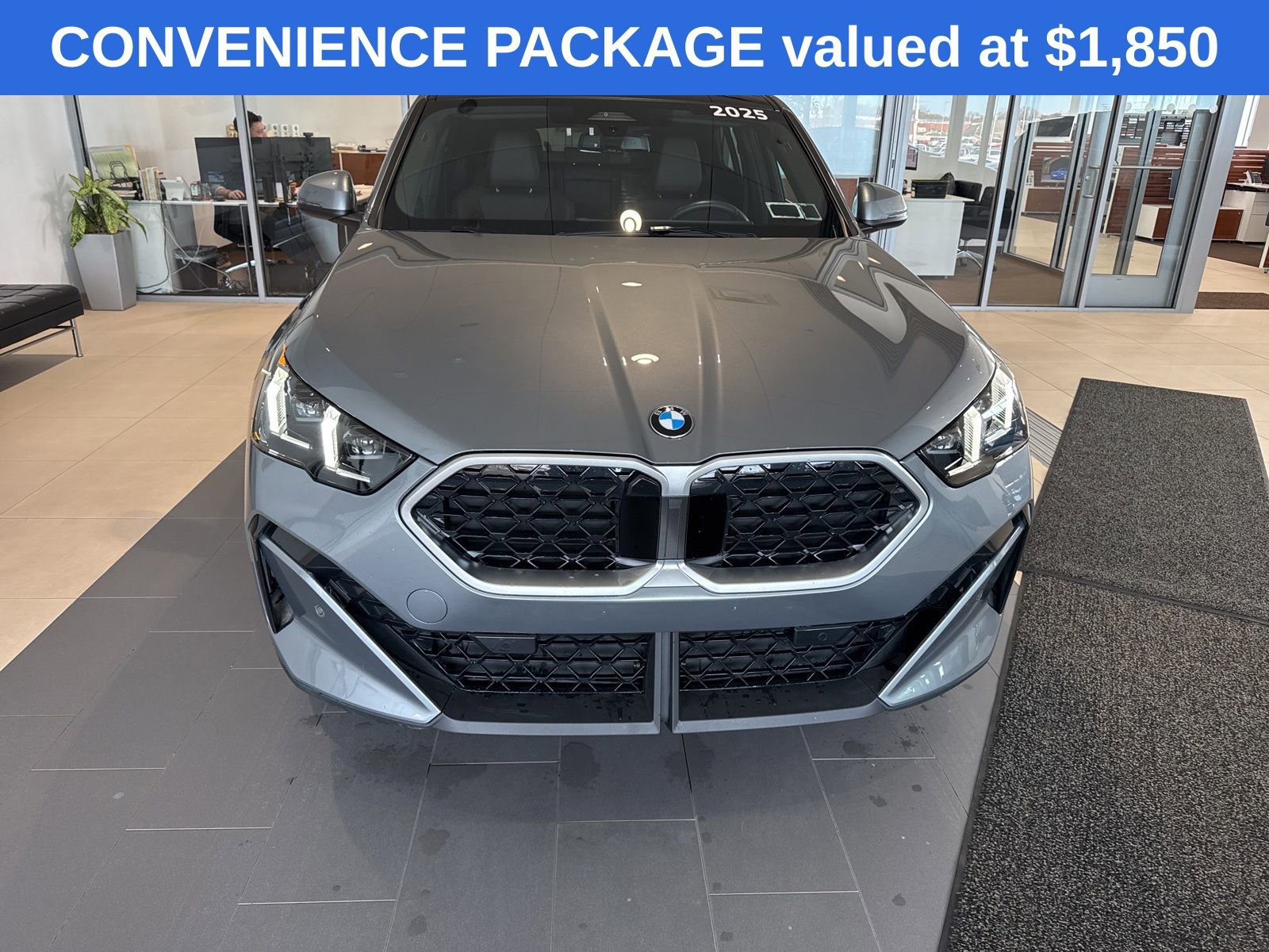 Used 2025 BMW X2 xDrive28i w/ Convenience Package image 2