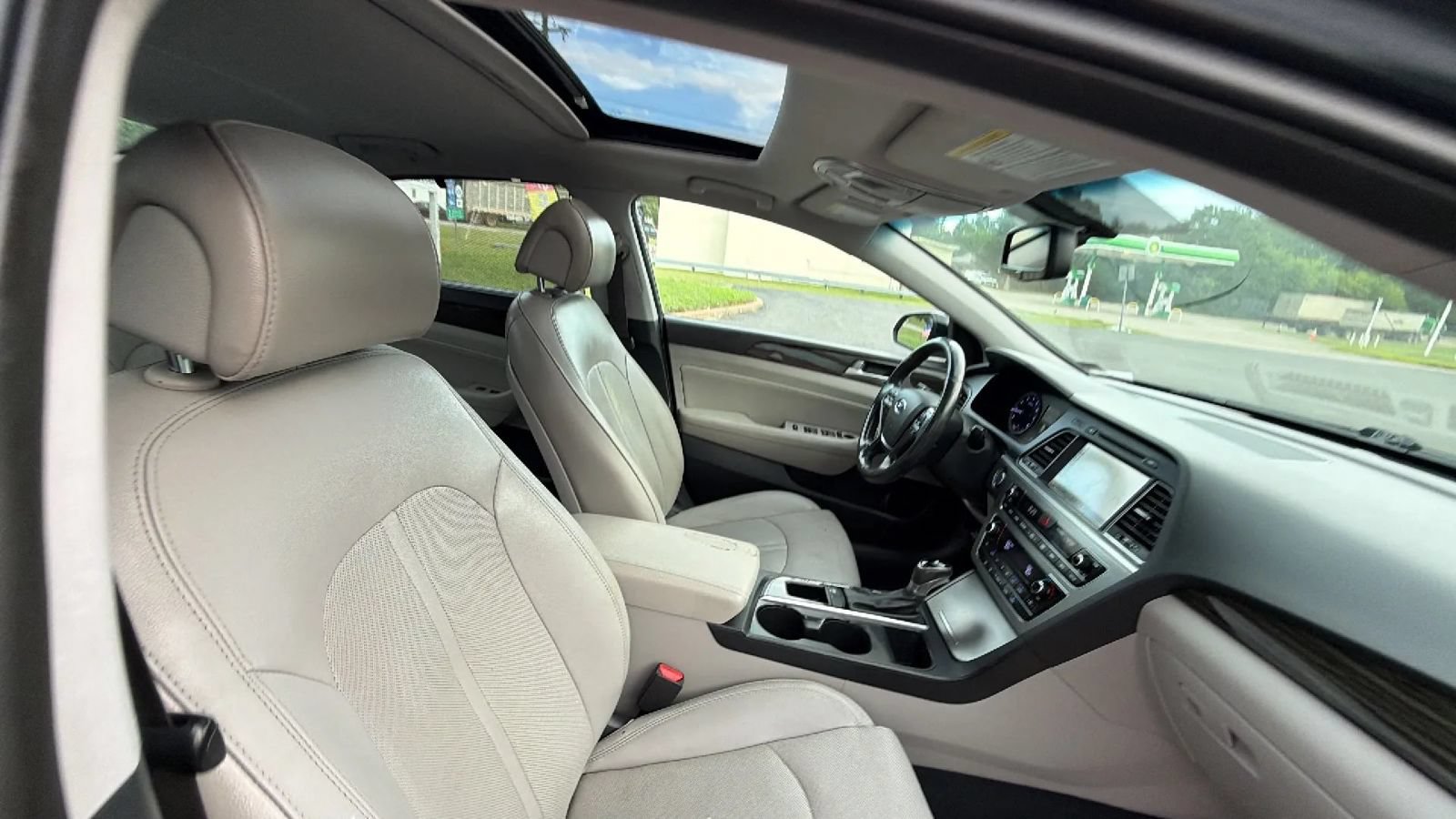 Used 2017 Hyundai Sonata Limited w/ Tech Package 03 FWD image 55