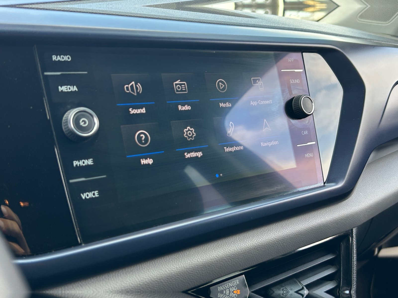 Certified 2022 Volkswagen Taos SE FWD image 26