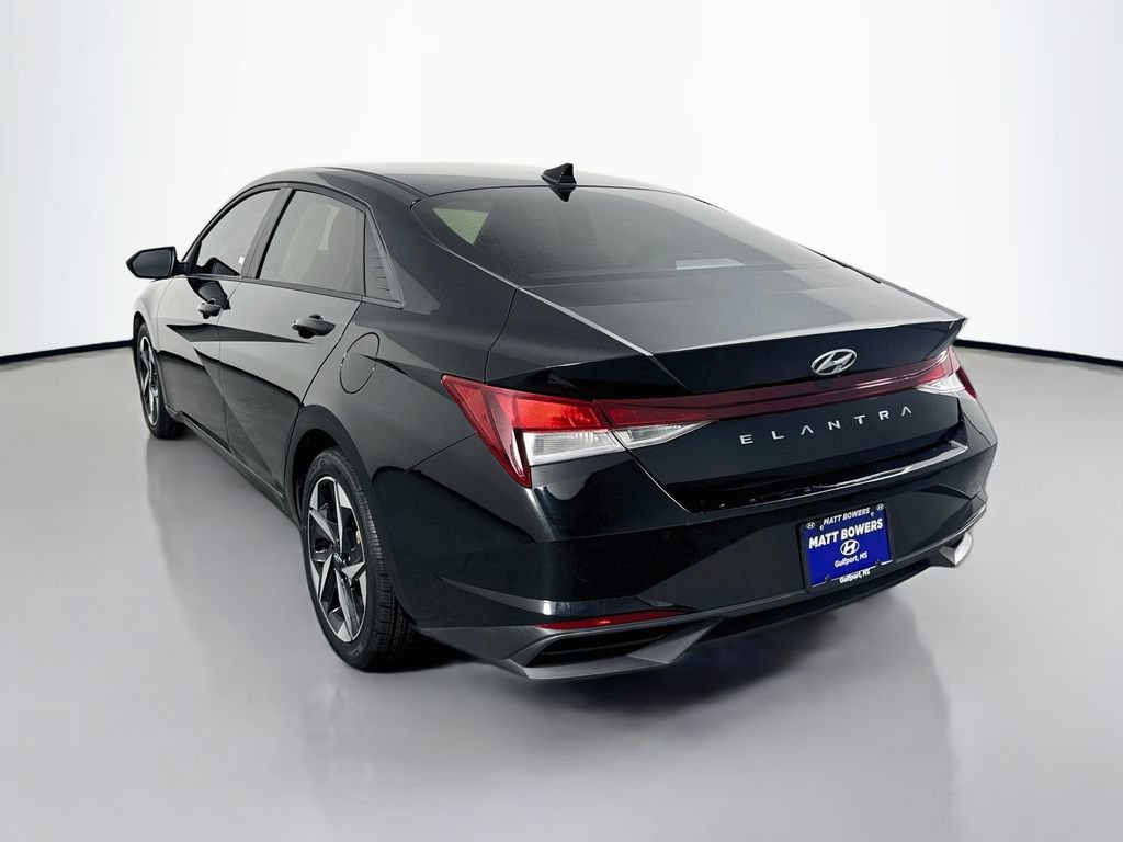 Certified 2023 Hyundai Elantra SEL w/ Convenience Package FWD image 7