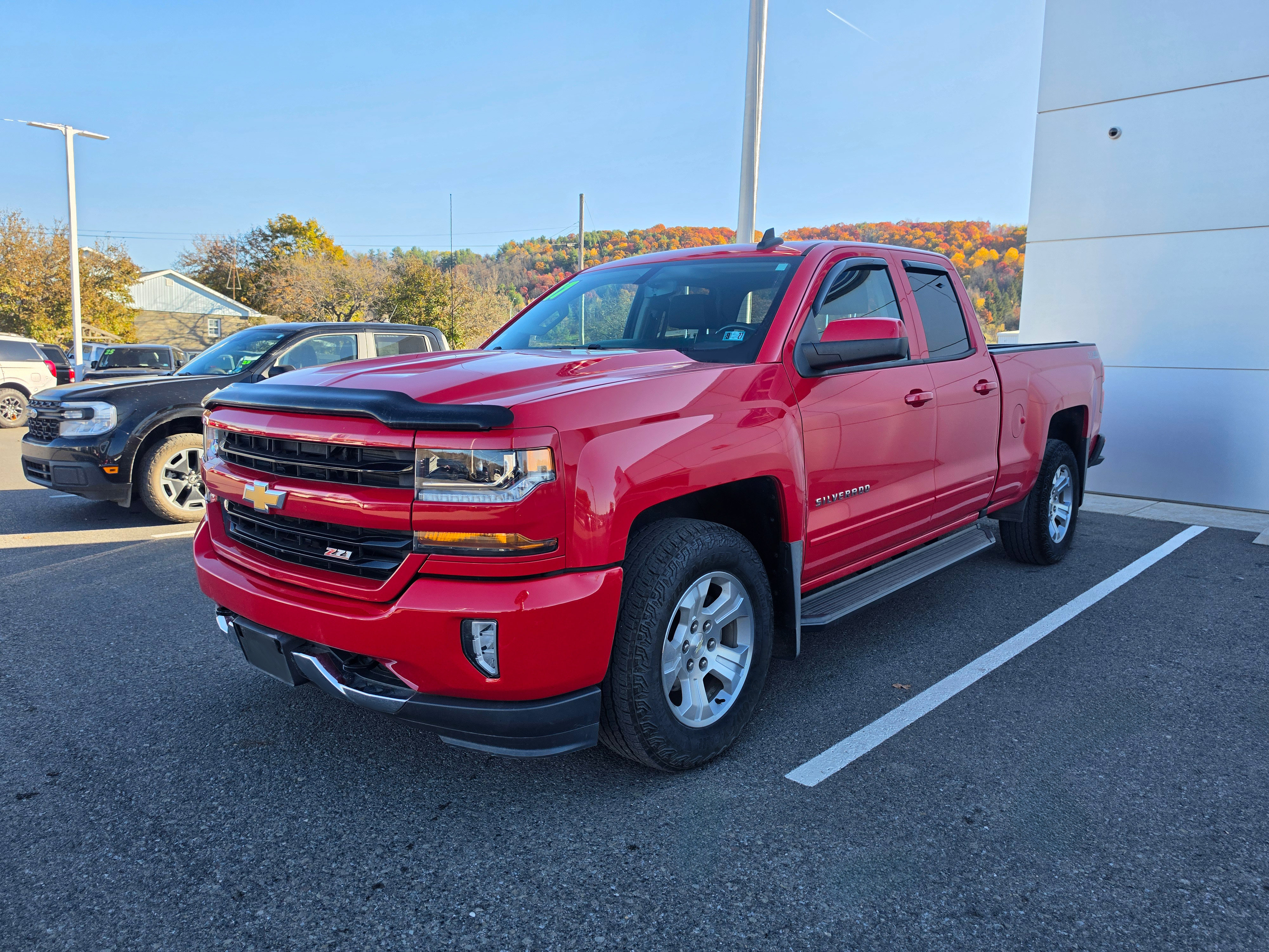 Used 2017 Chevrolet Silverado 1500 LT w/ All Star Edition AWD/4WD image 7