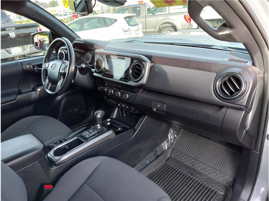 Used 2019 Toyota Tacoma TRD Sport image 12