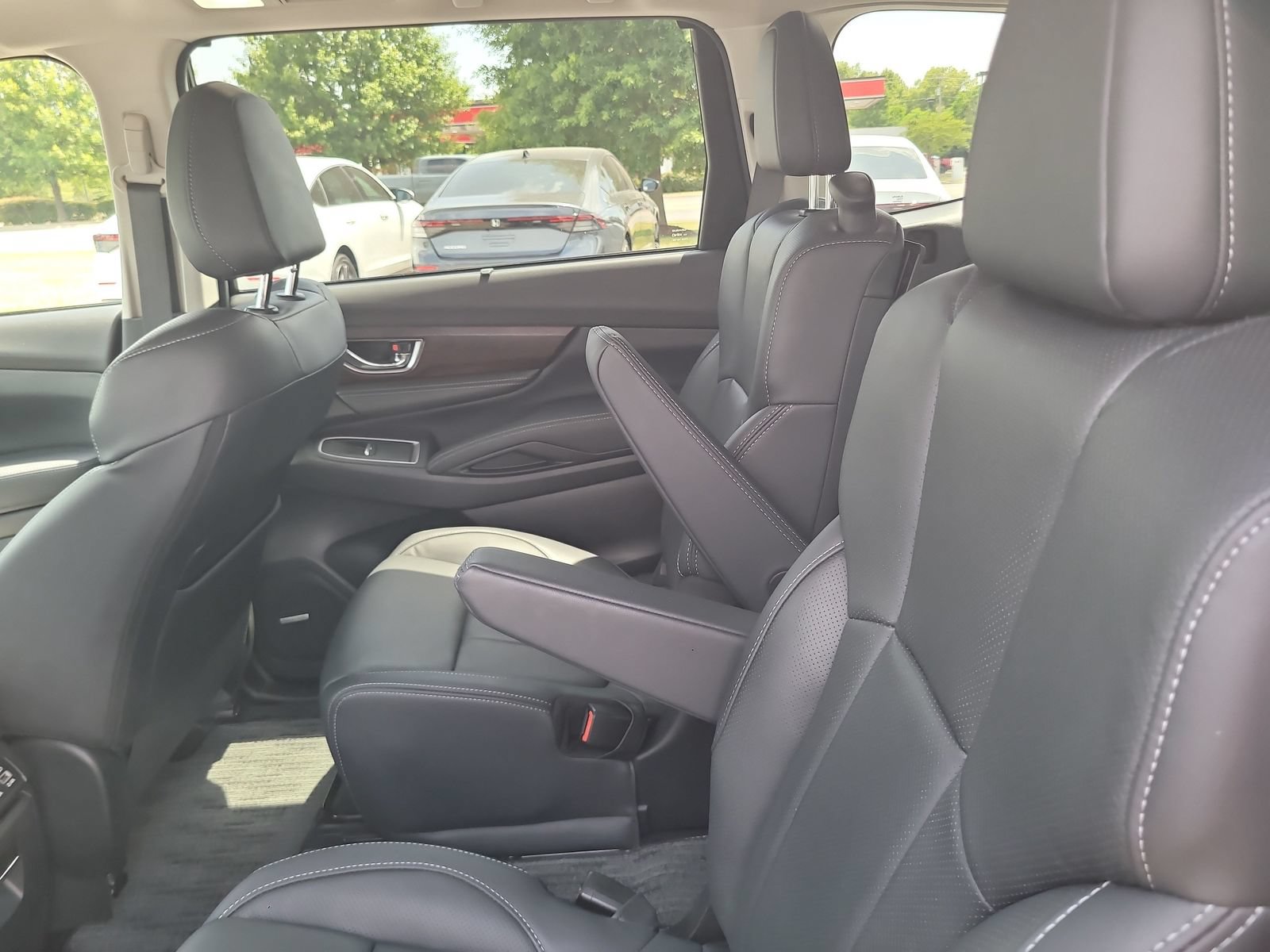 Used 2024 Subaru Ascent Touring AWD/4WD image 23