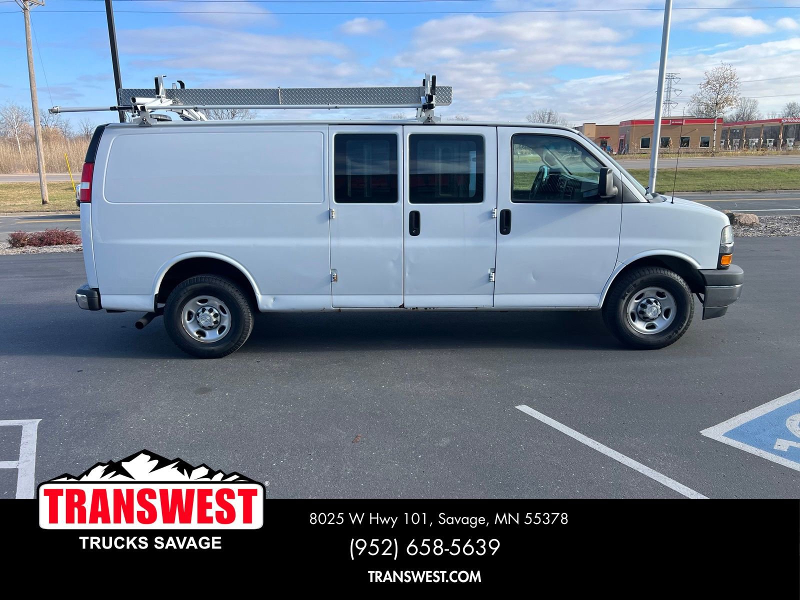 Used 2018 Chevrolet Express 3500 Extended w/ Driver Convenience Package RWD image 6