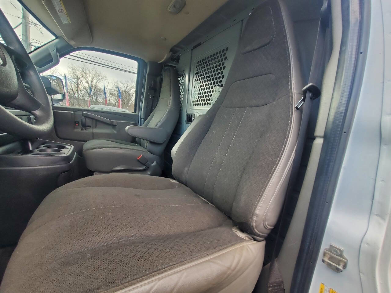 Used 2022 Chevrolet Express 2500 w/ Driver Convenience Package image 10