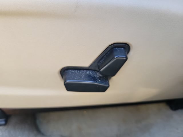 Used 2013 Chrysler 300 C RWD image 18