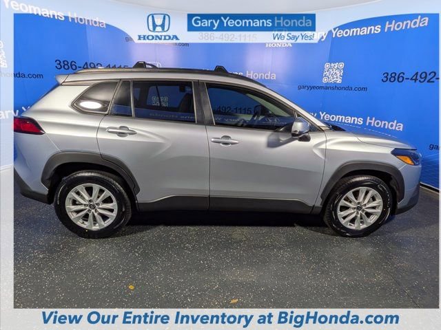 Used 2022 Toyota Corolla Cross LE image 5