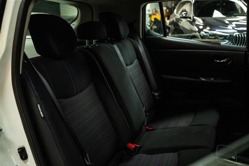 Used 2025 Nissan Leaf S image 11