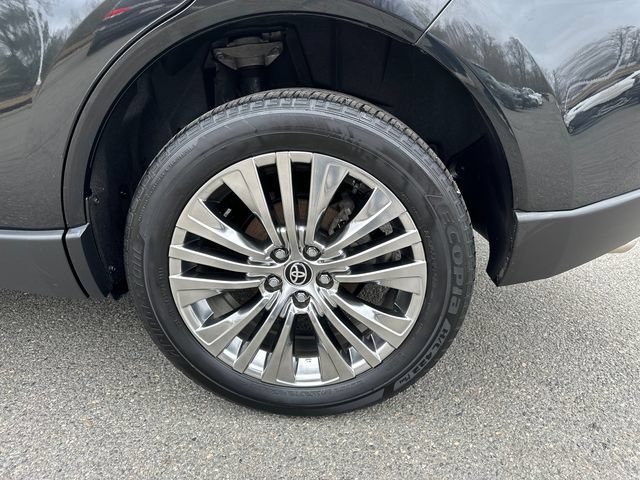 Certified 2024 Toyota Venza Limited AWD/4WD image 18