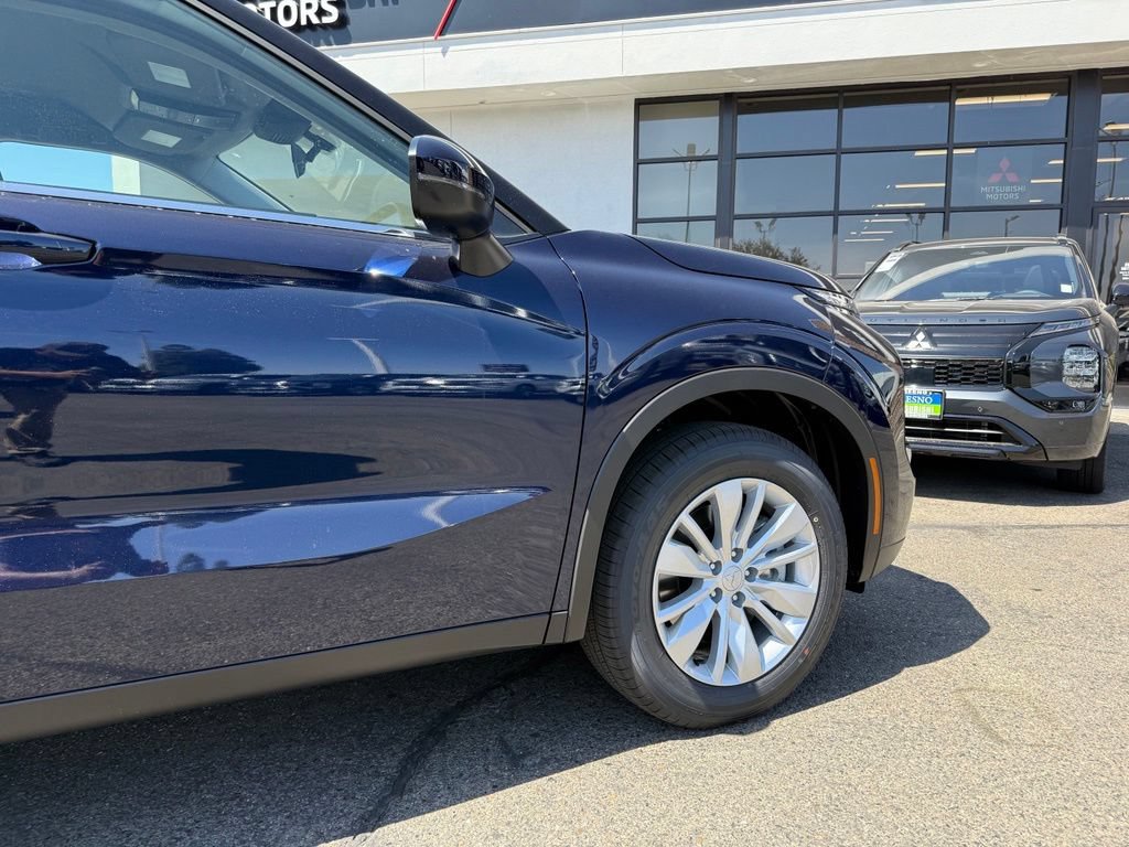 New 2026 Mitsubishi Outlander ES FWD image 13
