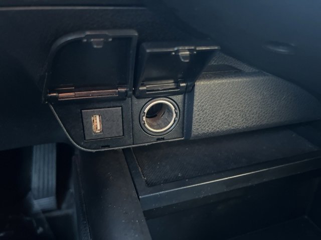 Used 2023 Toyota Camry SE image 33