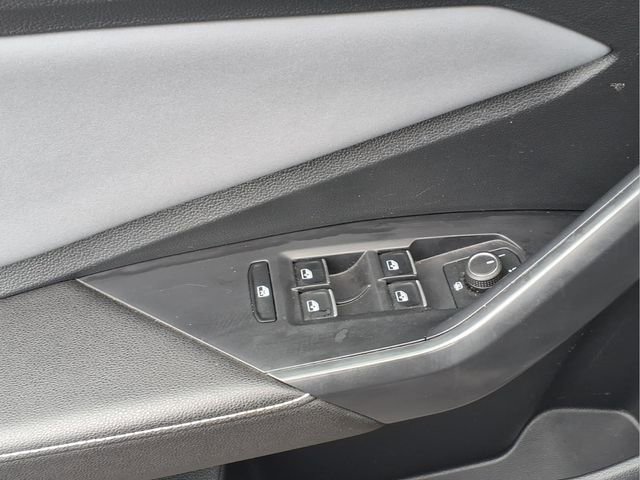Used 2025 Volkswagen Jetta SE image 15