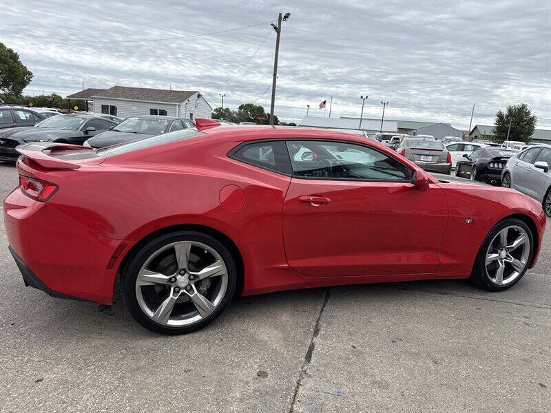 Used 2017 Chevrolet Camaro SS RWD image 8