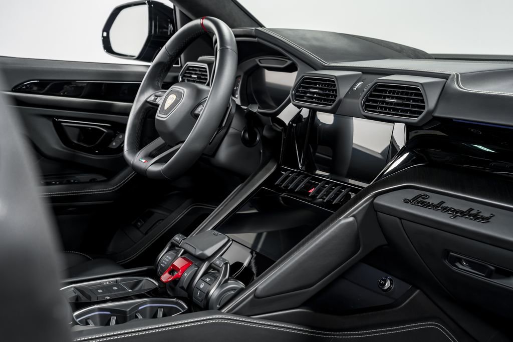 Used 2024 Lamborghini Urus S image 38