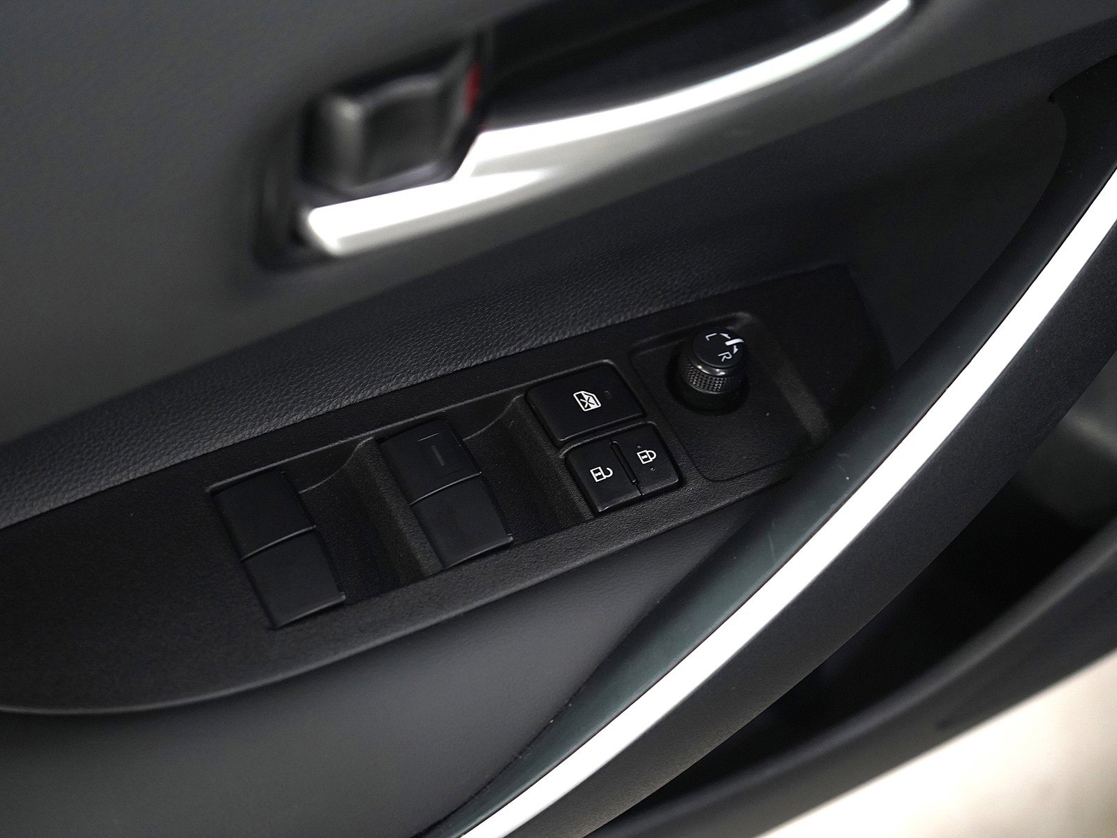 Used 2025 Toyota Corolla SE image 17