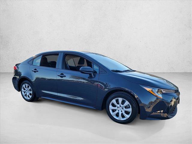 Used 2025 Toyota Corolla LE image 3