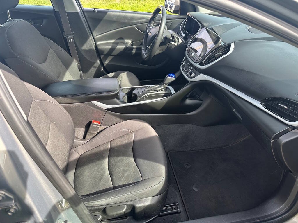 Used 2017 Chevrolet Volt LT w/ Comfort Package FWD image 12