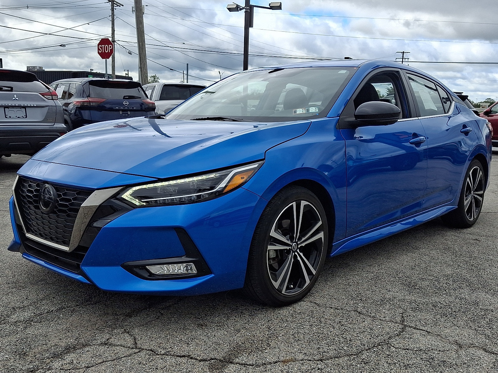 Used 2023 Nissan Sentra SR w/ SR Premium Package FWD image 3