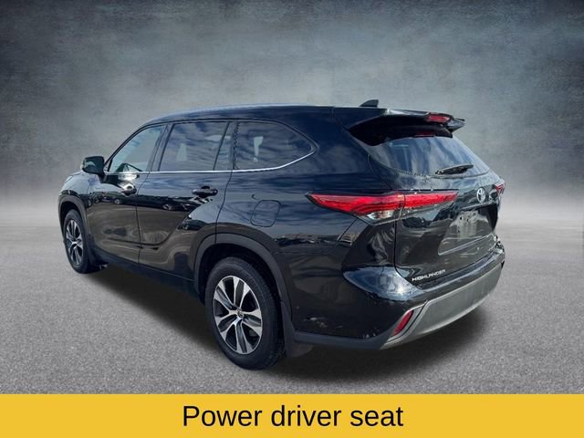 Used 2022 Toyota Highlander XLE image 5