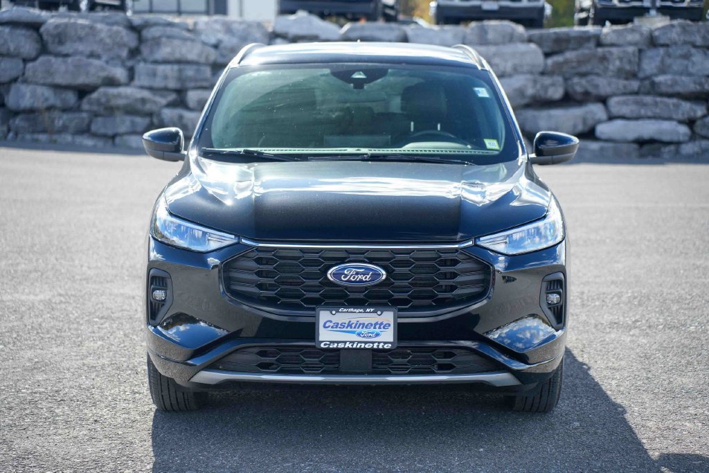 Used 2023 Ford Escape ST-Line Select w/ Tech Pack #1 AWD/4WD image 2