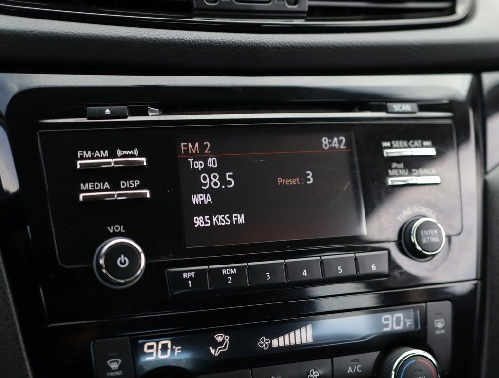 Used 2018 Nissan Rogue Sport SV image 12