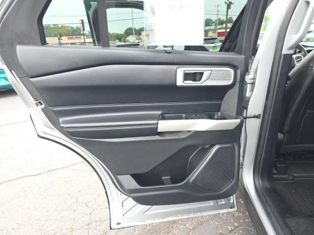 Used 2021 Ford Explorer Limited w/ Equipment Group 301A AWD/4WD image 28
