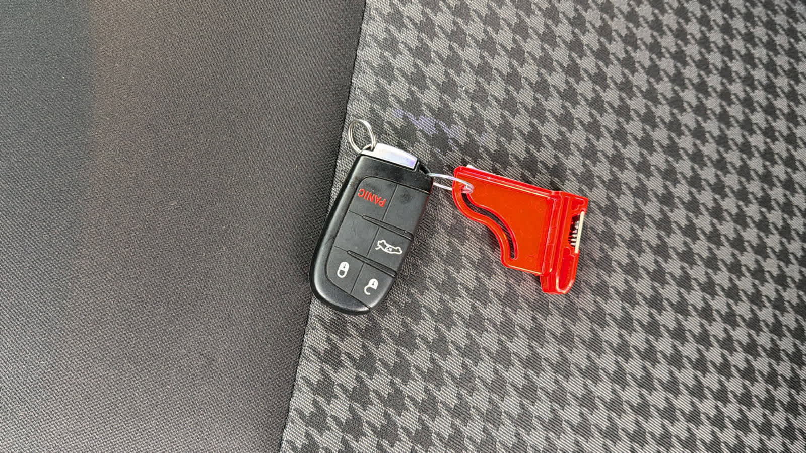 Used 2019 Dodge Challenger SXT w/ Blacktop Package image 28